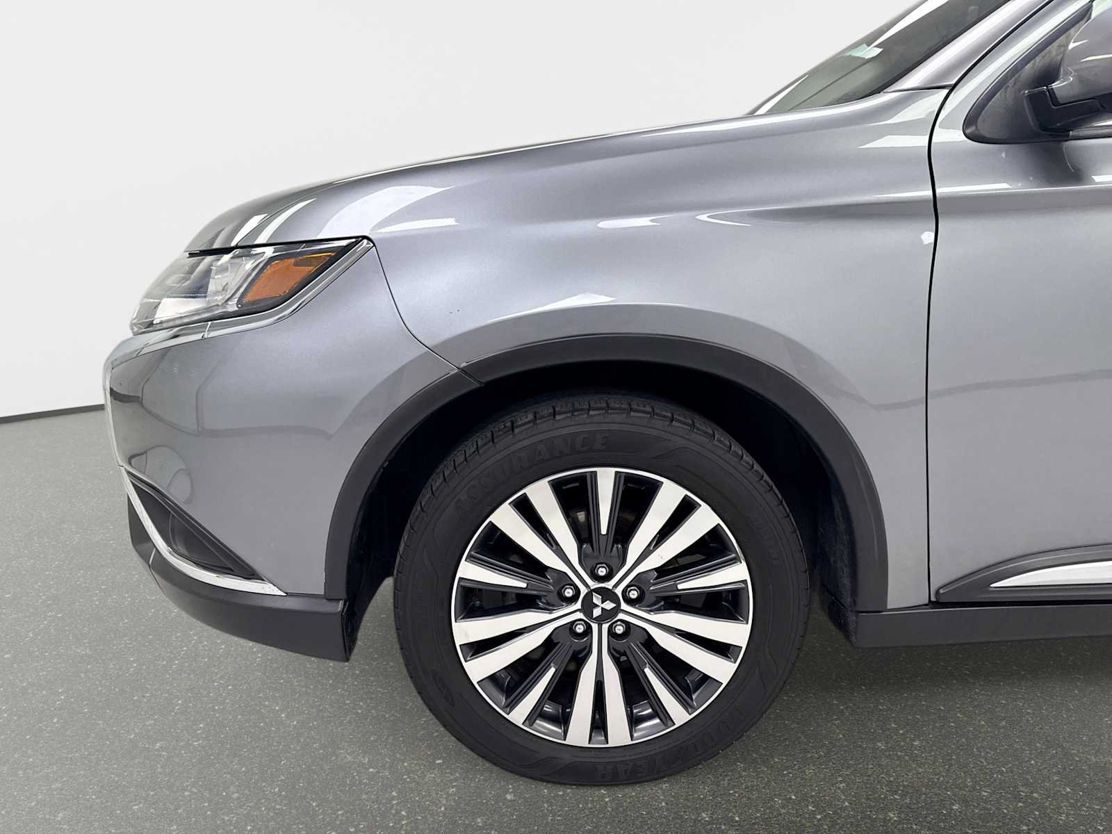 Used 2020 Mitsubishi Outlander SE AWD/4WD image 18