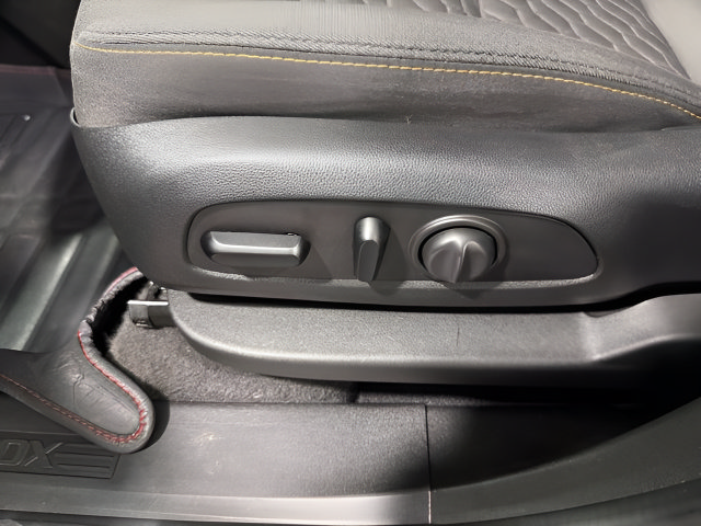 Used 2020 Chevrolet Equinox LT FWD image 12