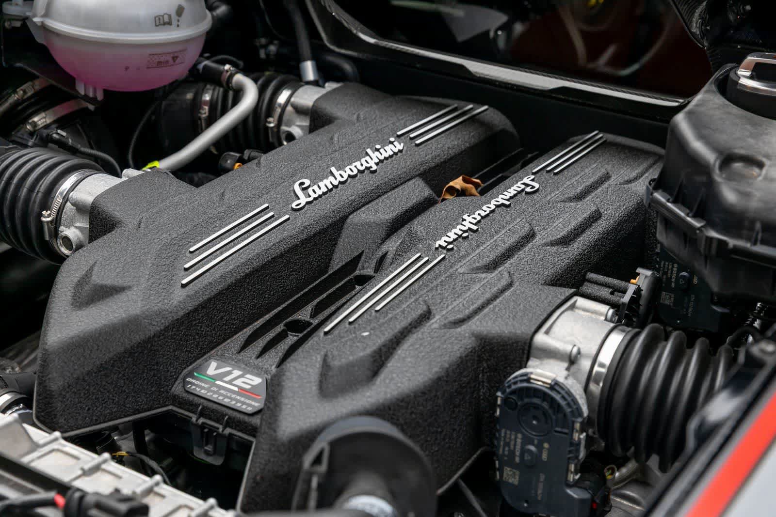 Used 2024 Lamborghini Revuelto AWD/4WD image 33