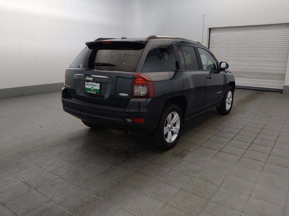 Used 2014 Jeep Compass Latitude w/ Sun/Sound Group AWD/4WD image 9
