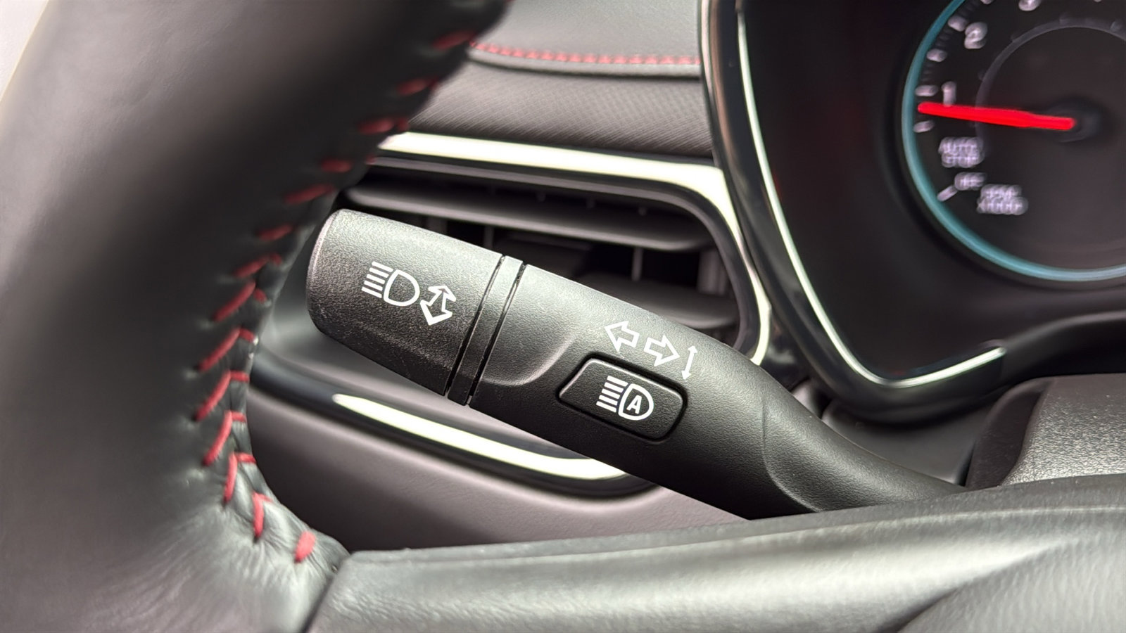 Used 2022 Chevrolet Equinox RS w/ RS Leather Package image 15