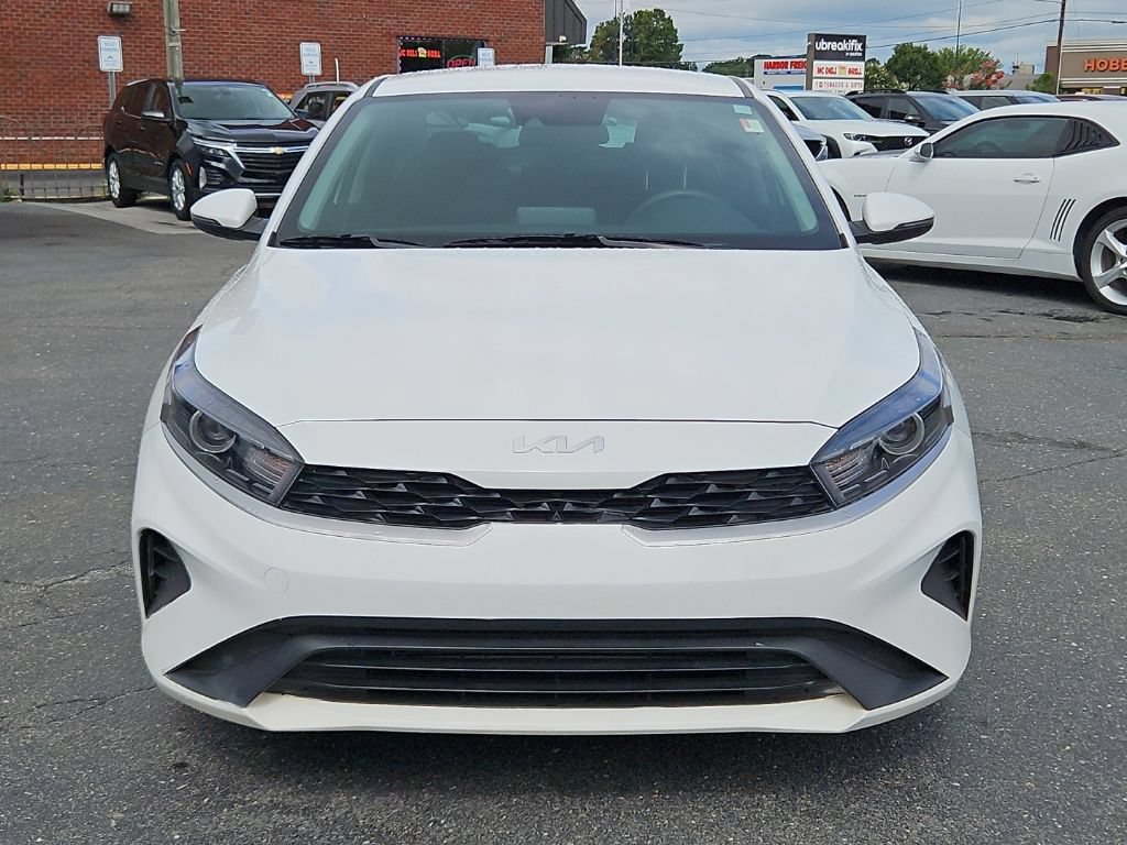 Used 2024 Kia Forte LXS w/ LXS Technology Package FWD image 2