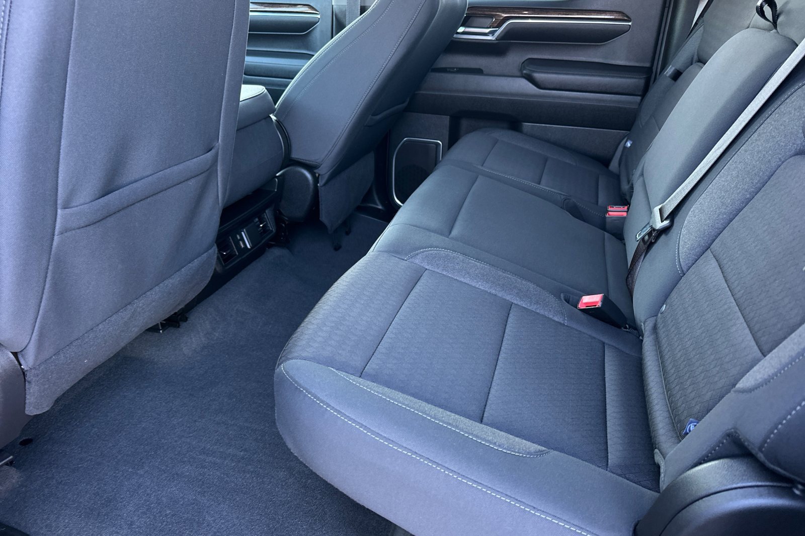 Used 2024 GMC Sierra 1500 Elevation w/ LPO, Elevation Black Package image 12