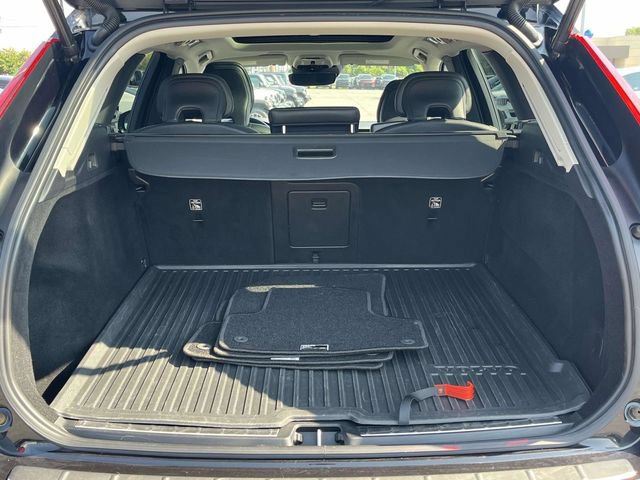 Used 2021 Volvo XC60 T5 Momentum w/ Protection Package Premier FWD image 21