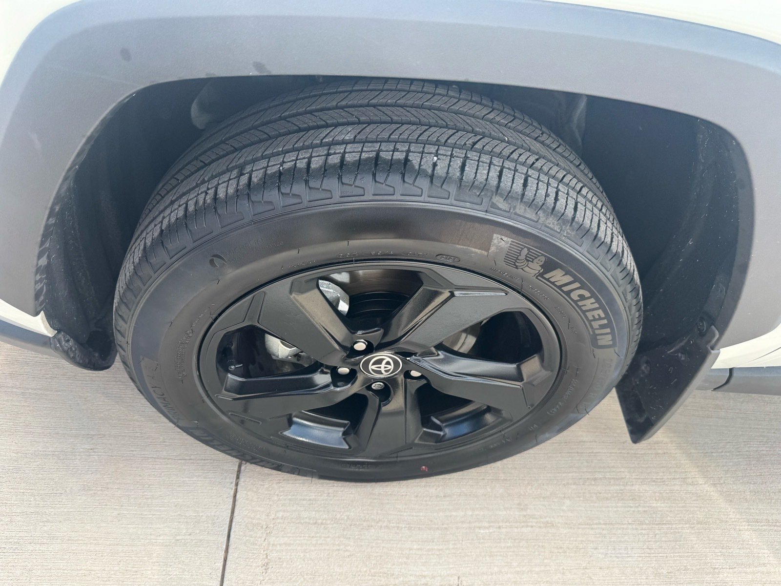 Used 2021 Toyota RAV4 Limited AWD/4WD image 7