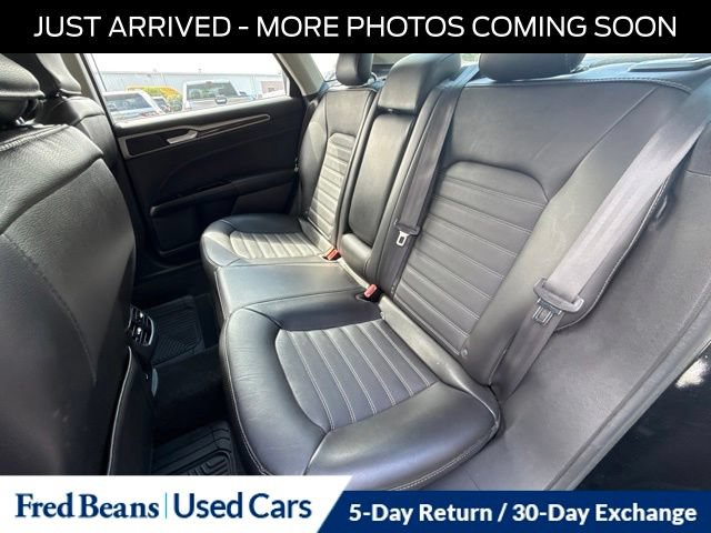 Used 2016 Ford Fusion SE w/ Equipment Group 202A AWD/4WD image 15