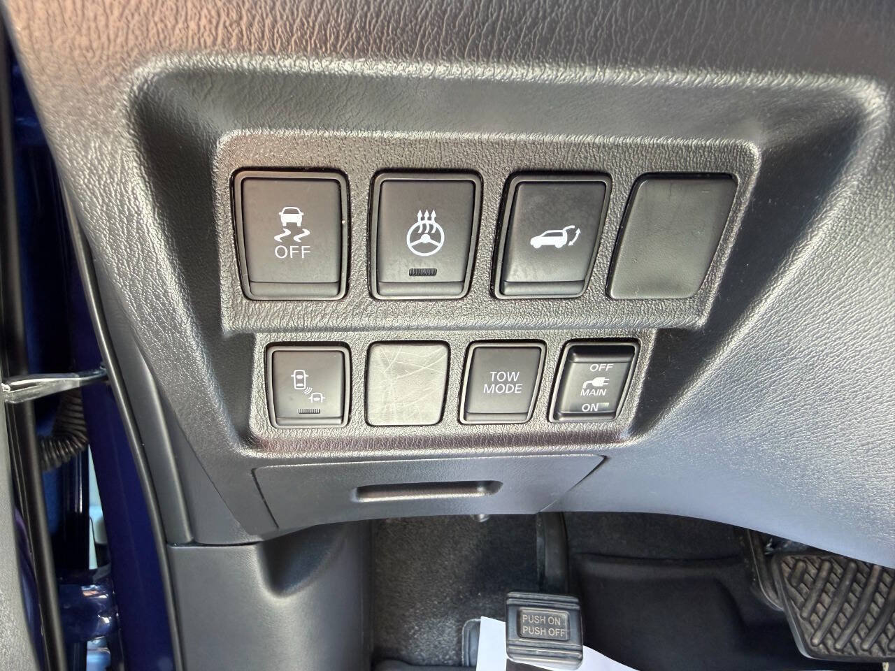 Used 2020 Nissan Pathfinder SL FWD image 18