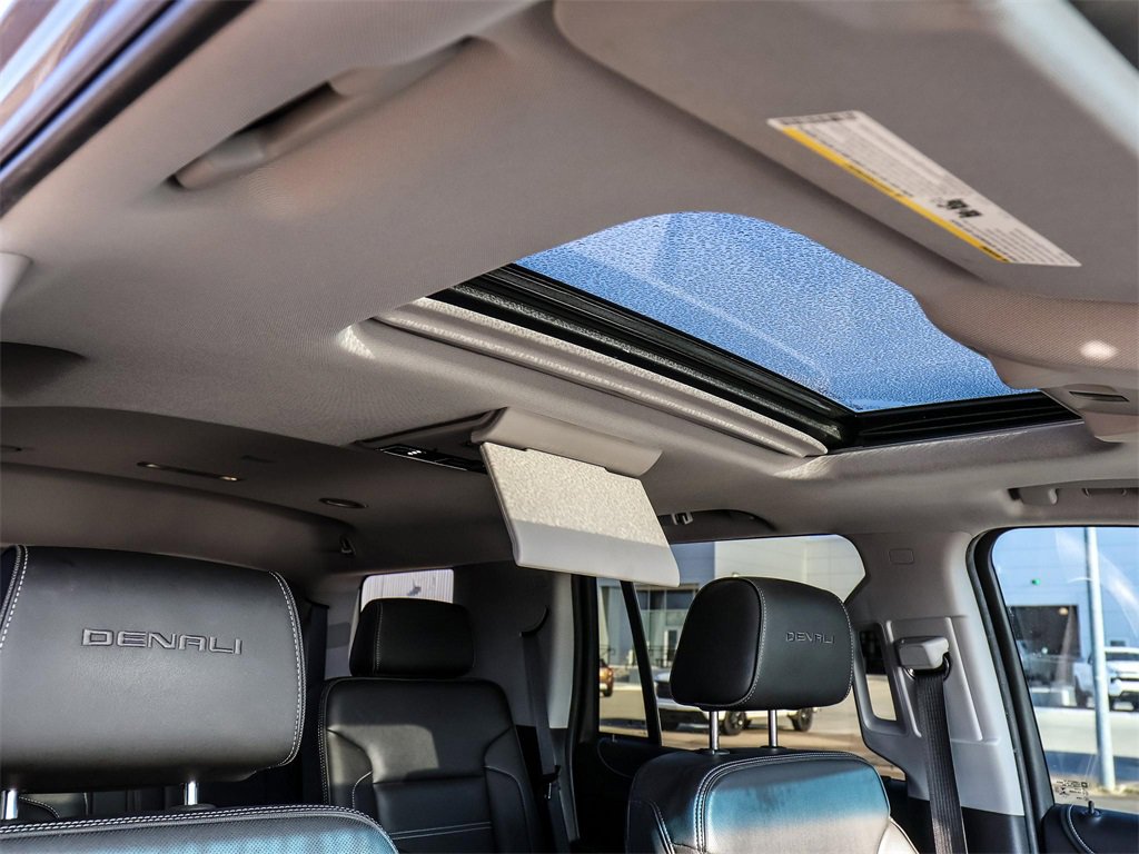 Used 2019 GMC Yukon Denali w/ Denali Ultimate Package image 16