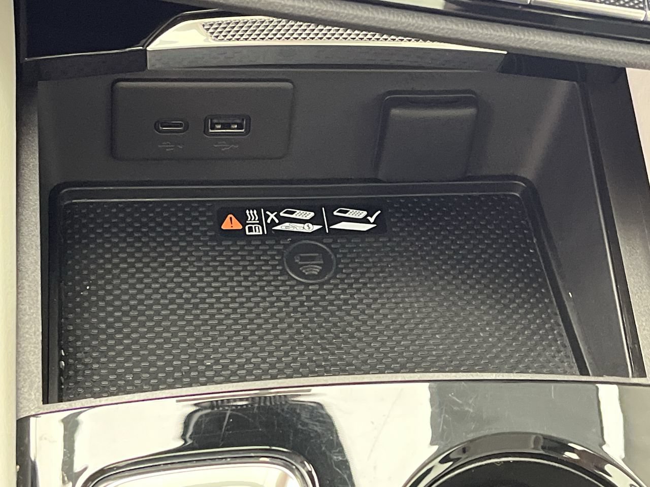 Used 2025 Buick Envision Avenir AWD/4WD image 27