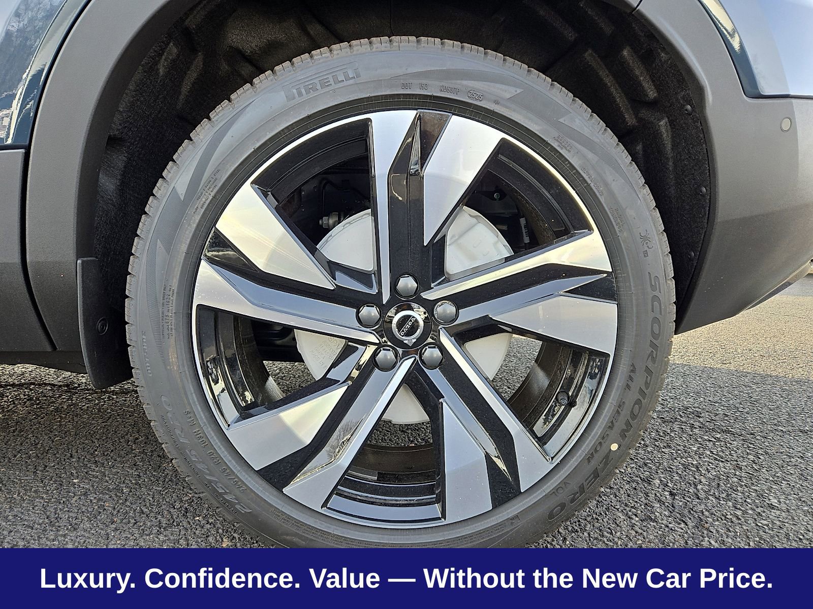 New 2026 Volvo XC40 B5 Plus w/ Protection Package Premier AWD/4WD image 6