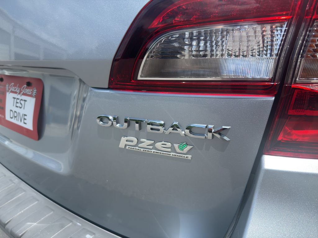 Used 2017 Subaru Outback 2.5i Premium AWD/4WD image 10