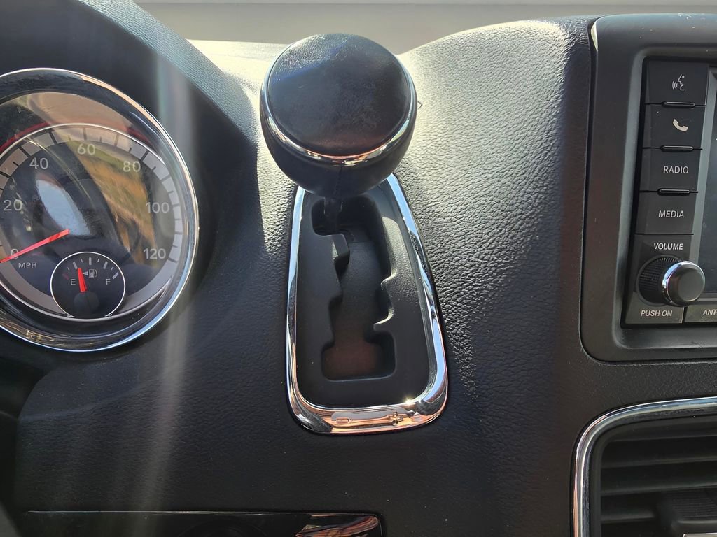 Used 2020 Dodge Grand Caravan SXT image 24