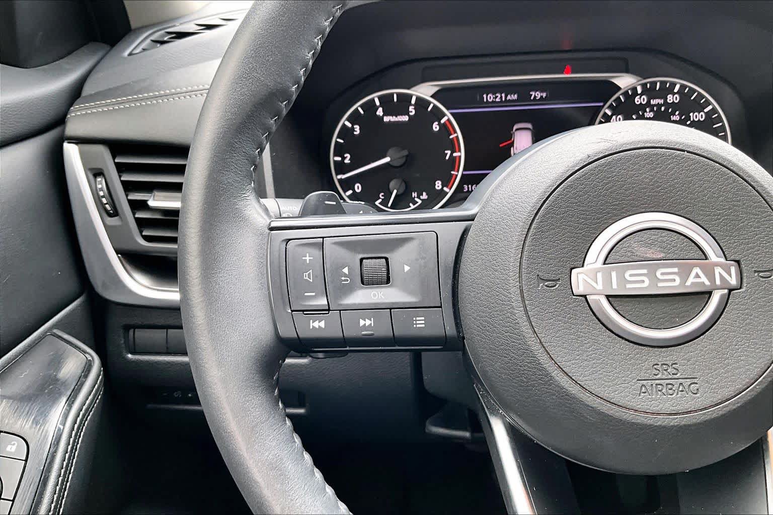 Used 2024 Nissan Rogue SV w/ SV Premium Package AWD/4WD image 22