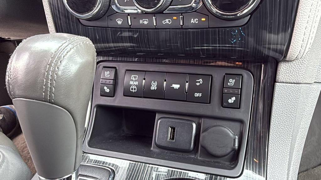 Used 2016 Chevrolet Traverse LTZ AWD/4WD image 37