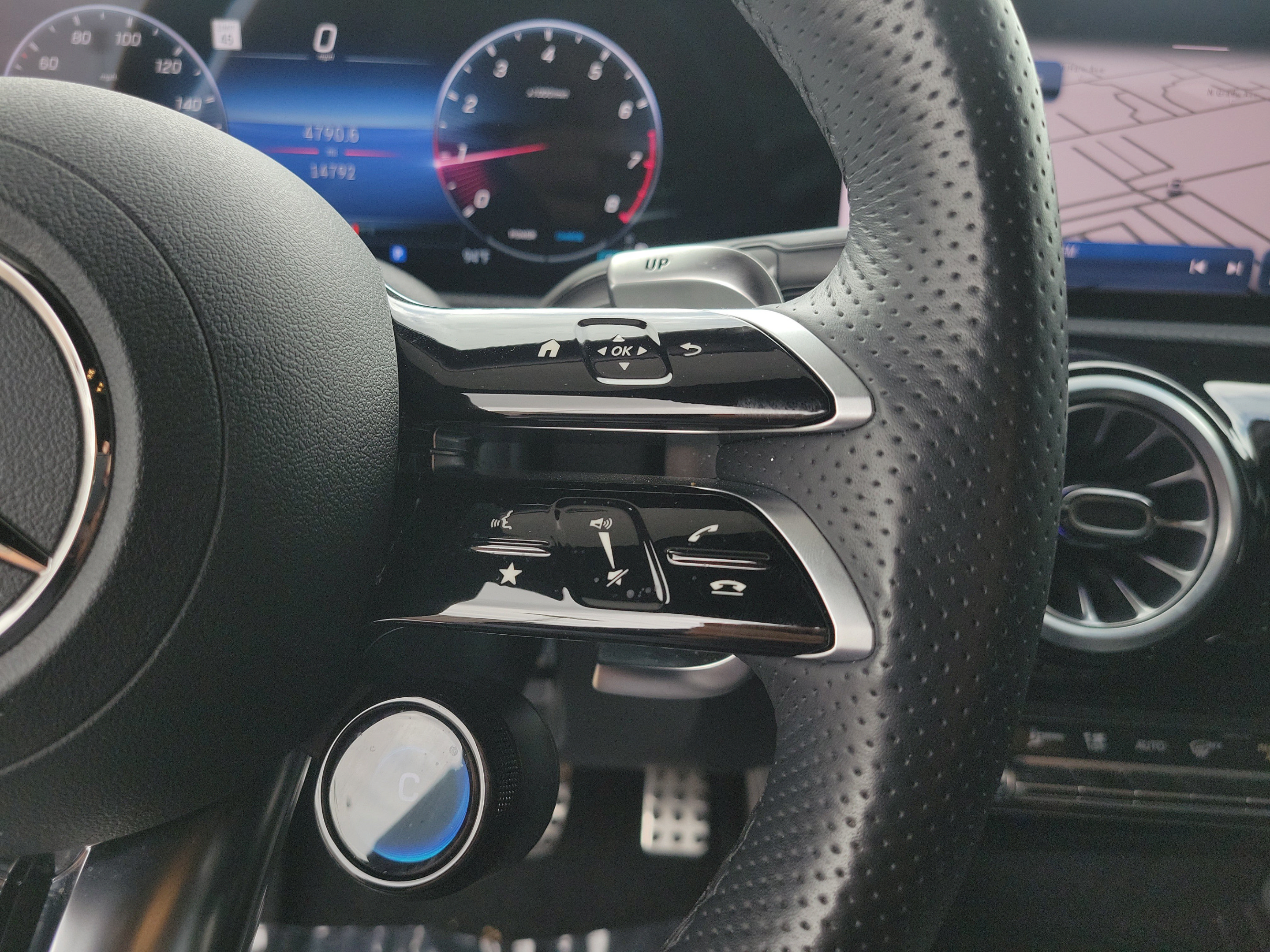 Certified 2025 Mercedes-Benz CLA 35 AMG 4MATIC image 23