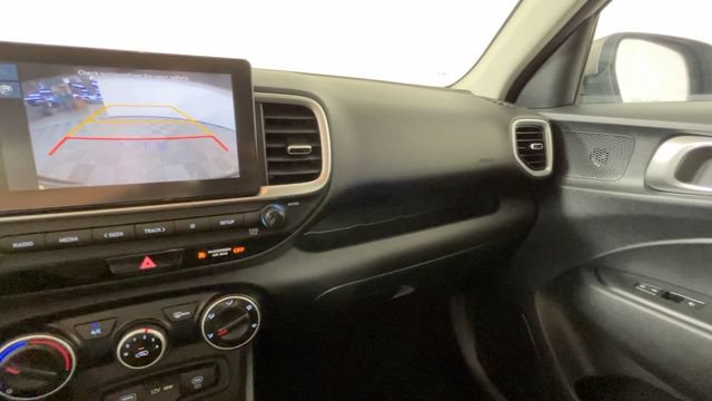 Used 2025 Hyundai Venue SE FWD image 31