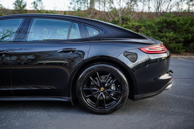 Used 2018 Porsche Panamera 4 image 6
