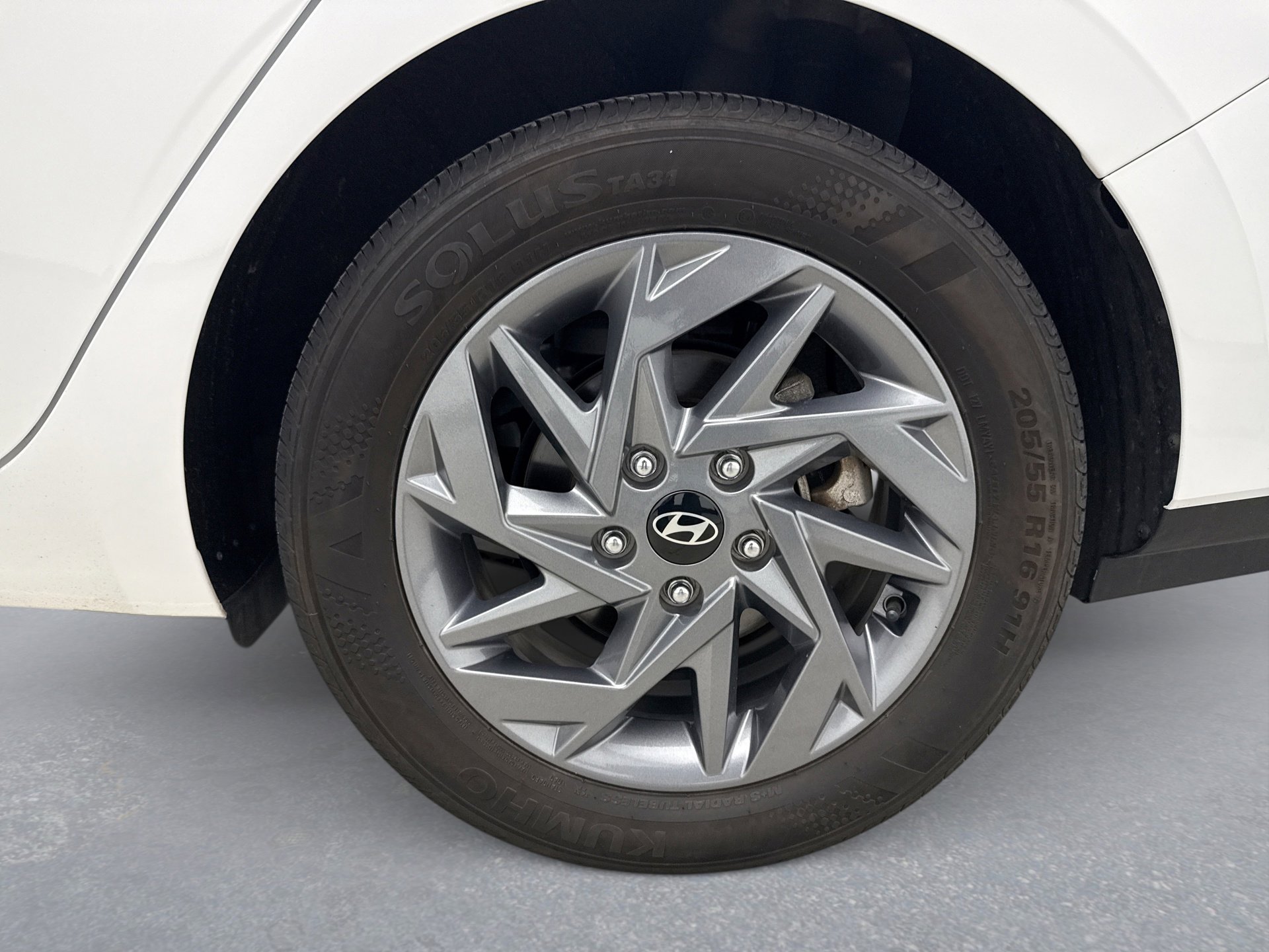 Used 2024 Hyundai Elantra SEL image 22