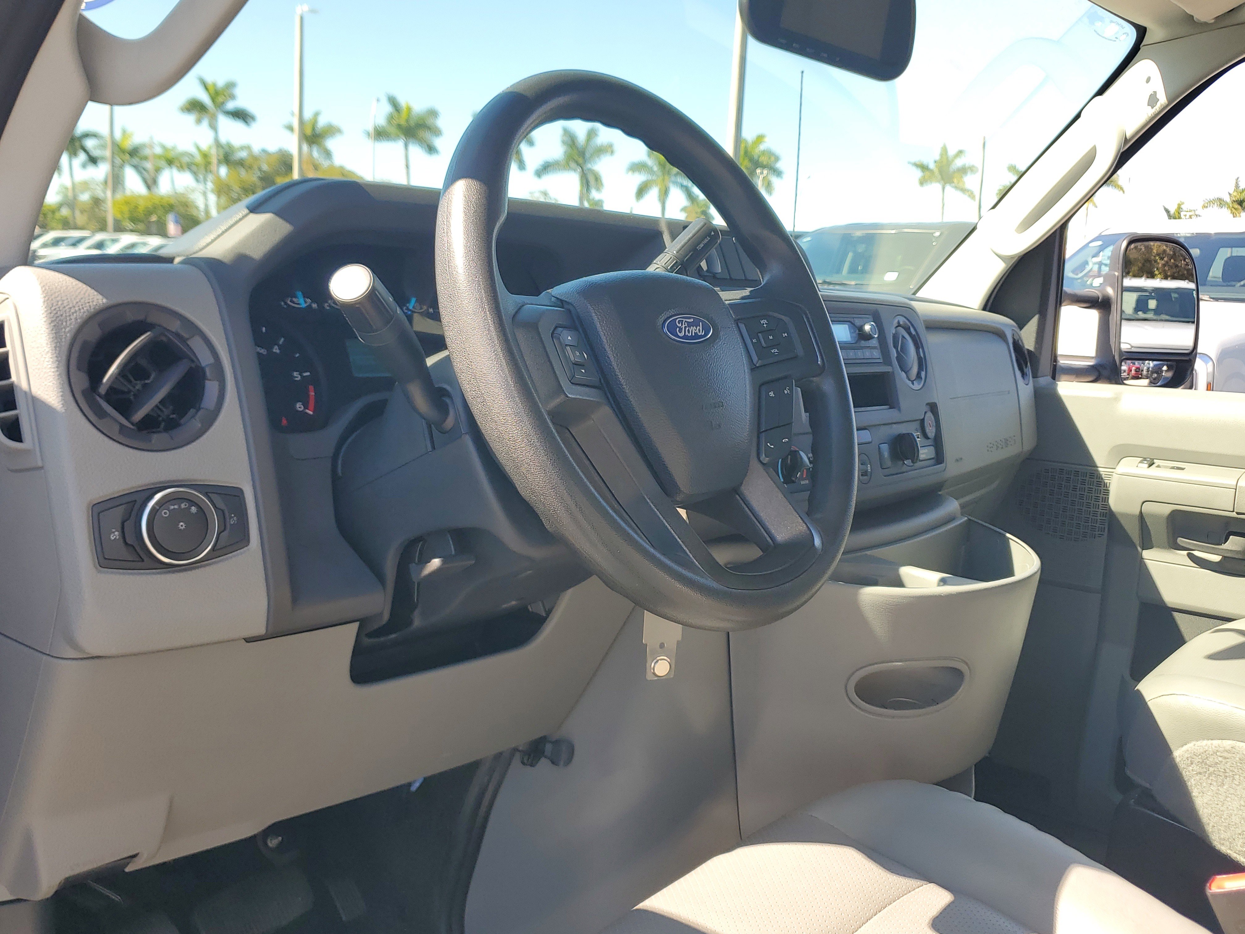 Used 2022 Ford E-350 and Econoline 350 Super Duty w/ Power Windows & Locks Group image 8