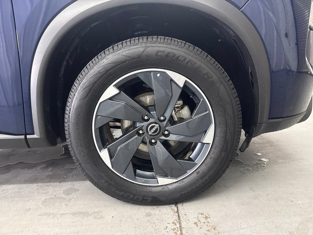 Used 2024 Nissan Rogue SV AWD/4WD image 24