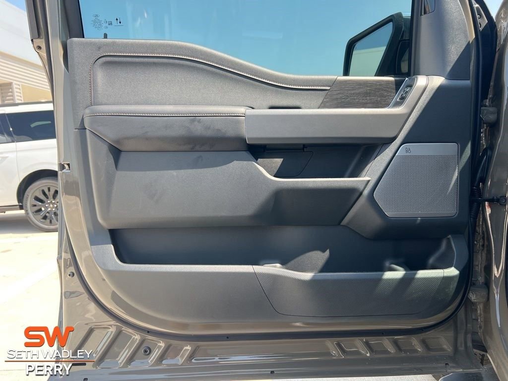 New 2025 Ford F150 Lariat w/ Equipment Group 501A Mid image 19