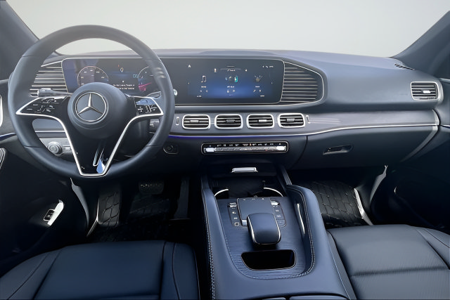 Used 2025 Mercedes-Benz GLE 350 4MATIC image 6