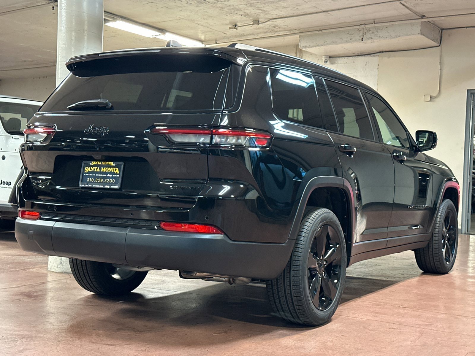 New 2025 Jeep Grand Cherokee L Limited w/ Black Appearance Package image 5