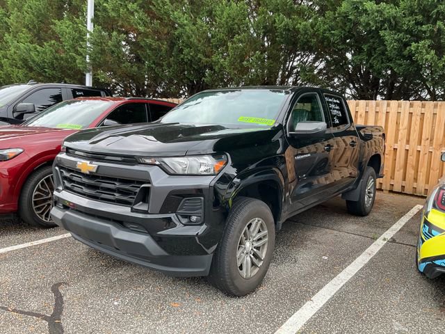 Used 2023 Chevrolet Colorado LT w/ LT Convenience Package II RWD image 3