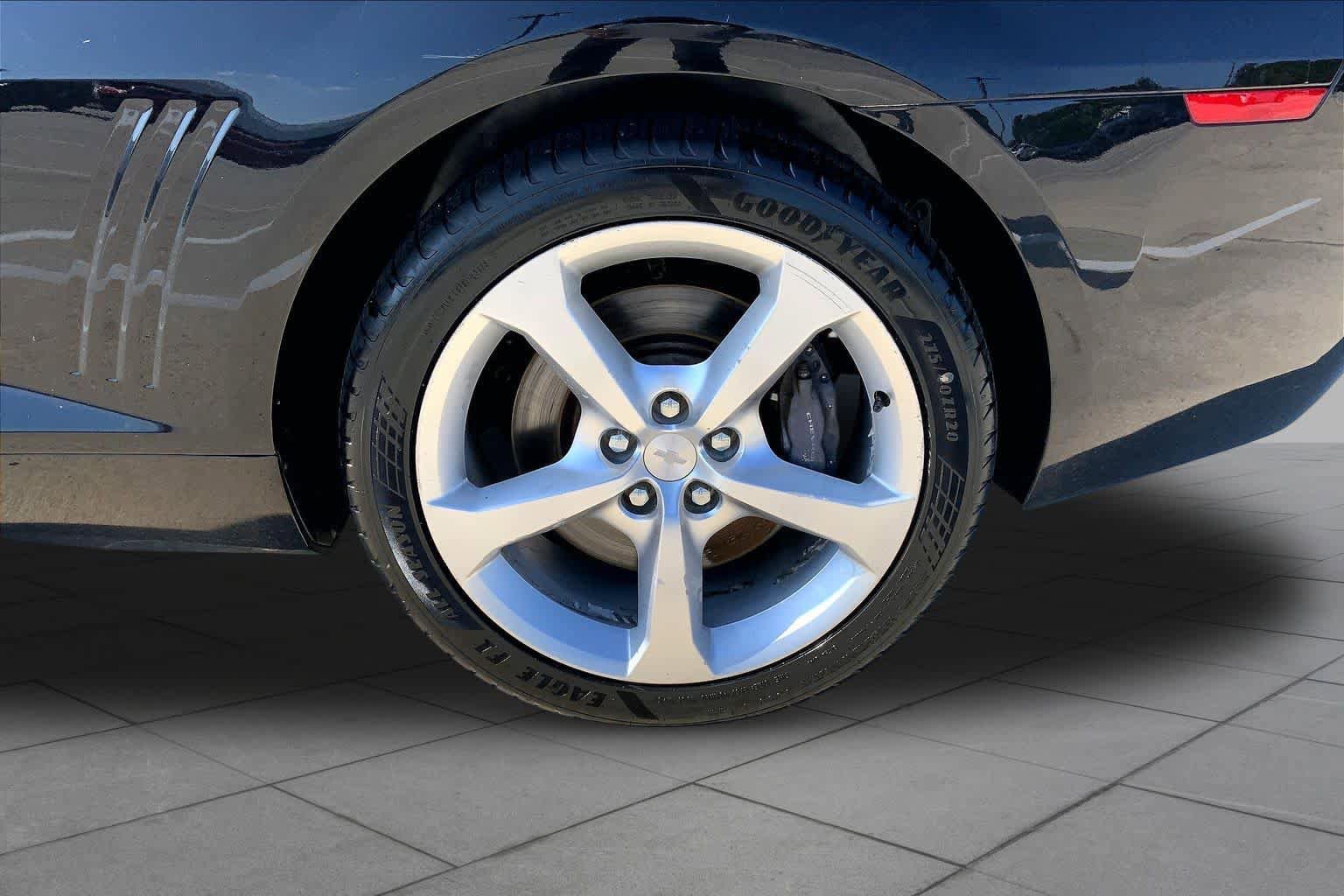 Used 2013 Chevrolet Camaro SS RWD image 10