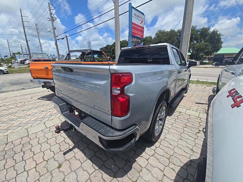 Used 2021 Chevrolet Silverado 1500 Custom RWD image 2