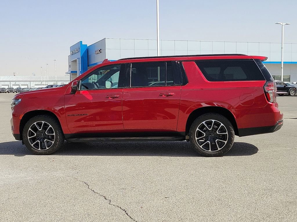 Used 2023 Chevrolet Suburban RST w/ Luxury Package image 6