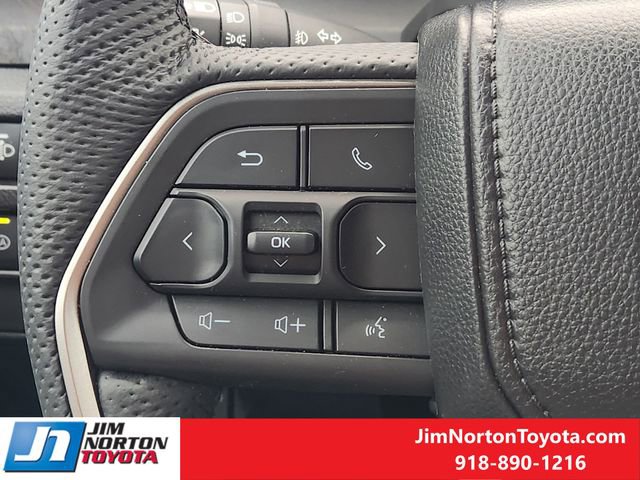 Used 2025 Toyota Tacoma Limited AWD/4WD image 28