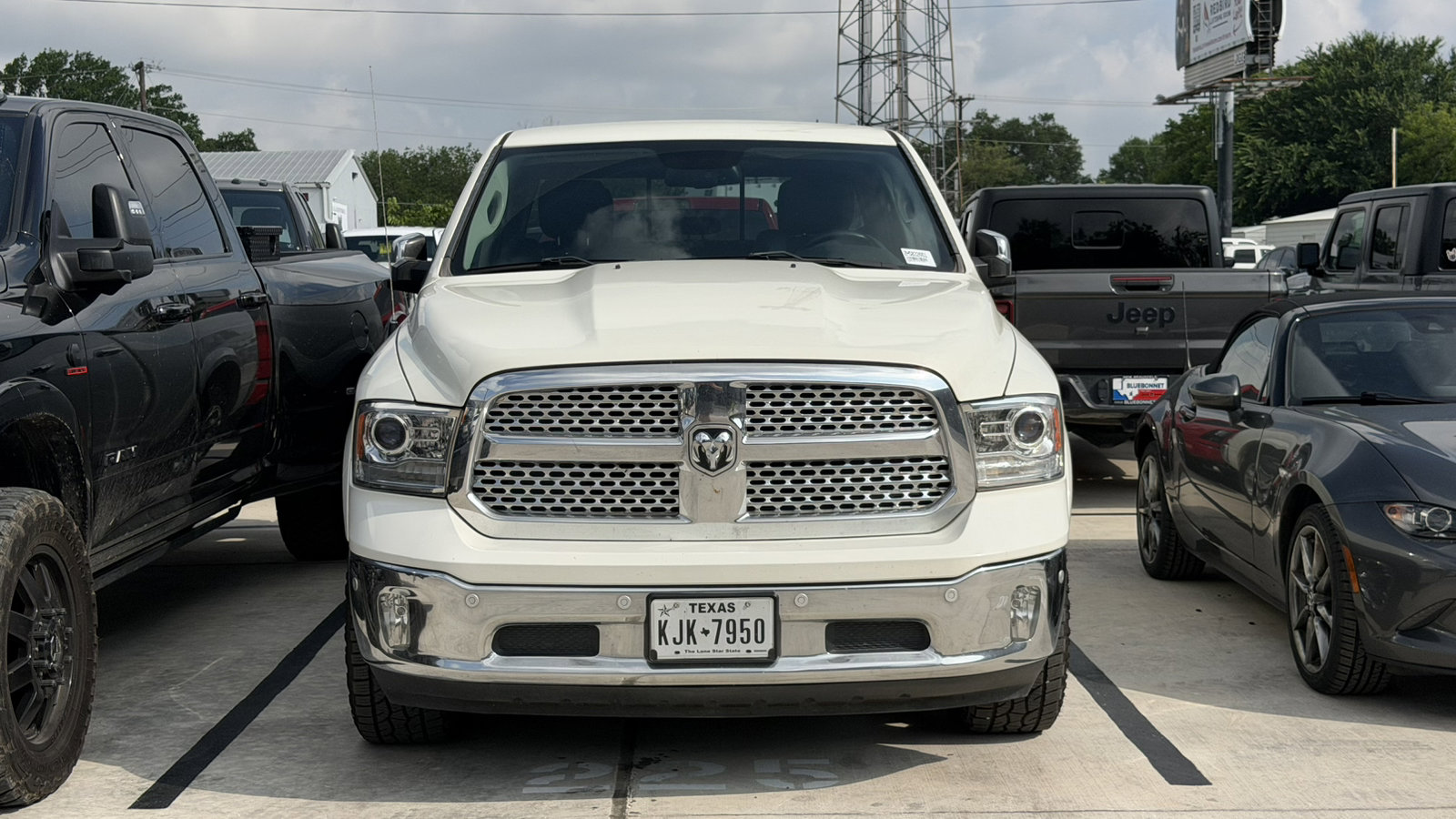 Used 2017 RAM 1500 Laramie w/ Convenience Group AWD/4WD image 2