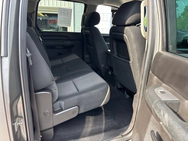 Used 2012 GMC Sierra 2500 SLE w/ SLE Preferred Package AWD/4WD image 9