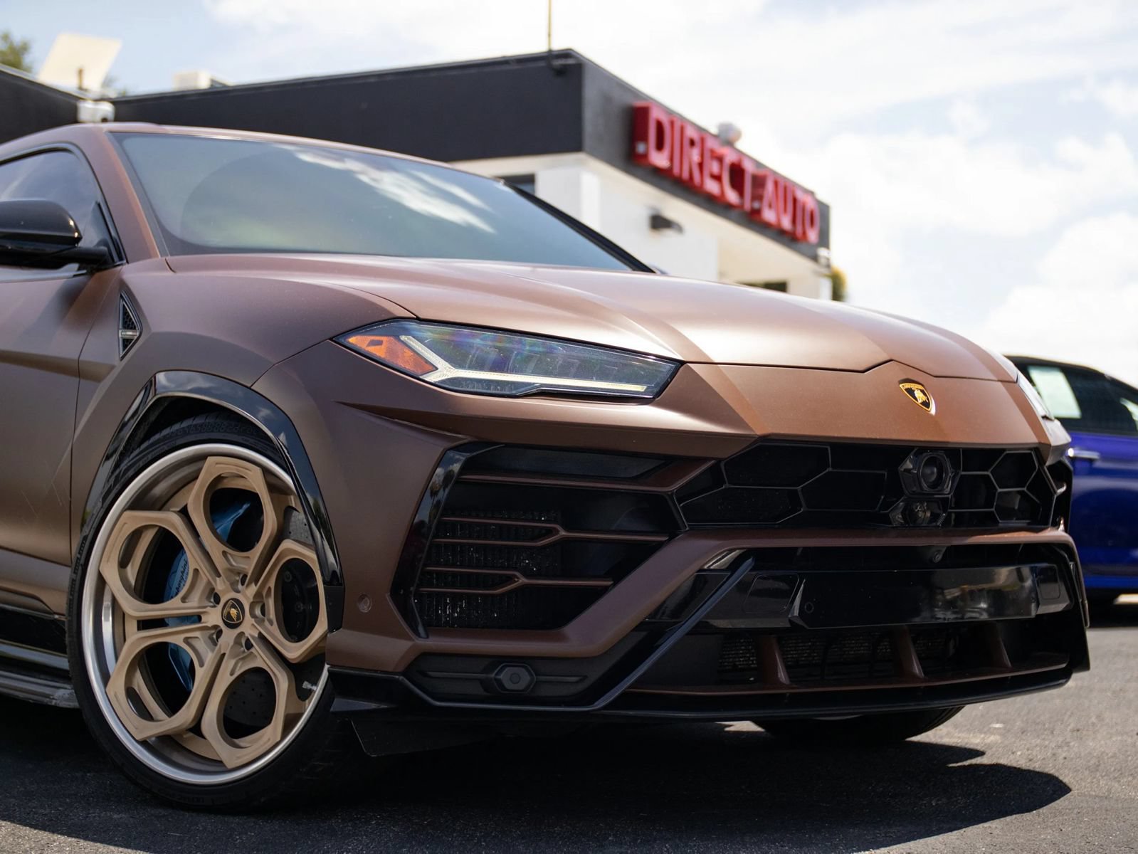 Used 2019 Lamborghini Urus AWD/4WD image 3
