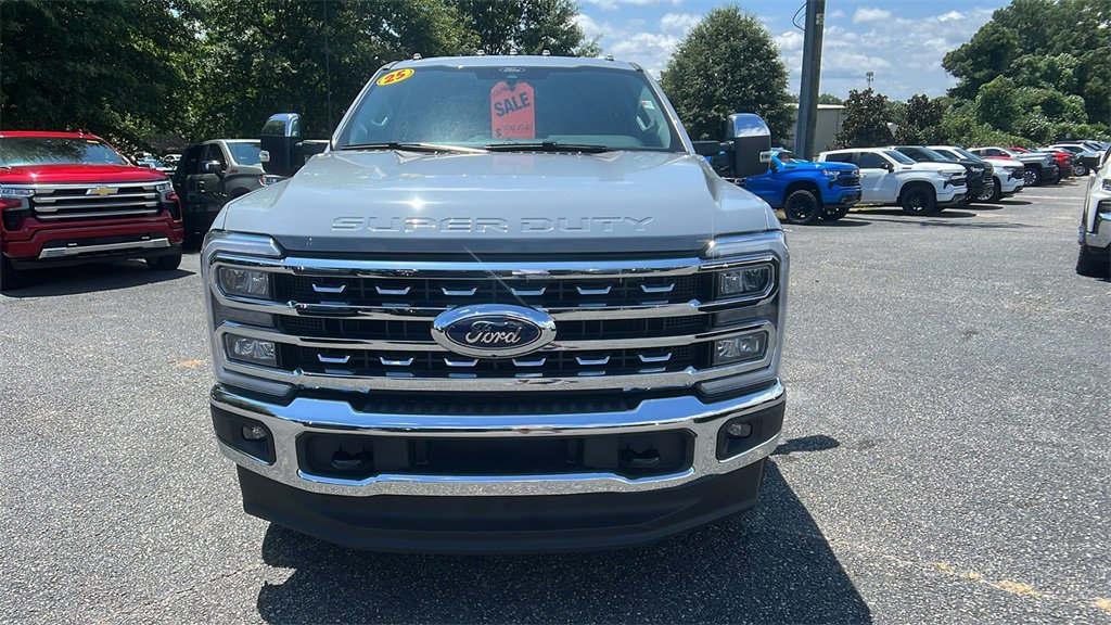 Used 2025 Ford F250 Lariat w/ Chrome Package image 2