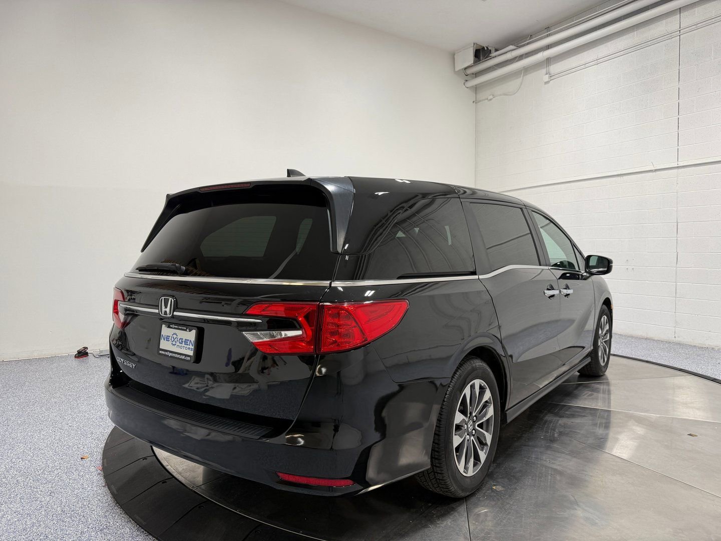 Used 2023 Honda Odyssey EX-L image 7