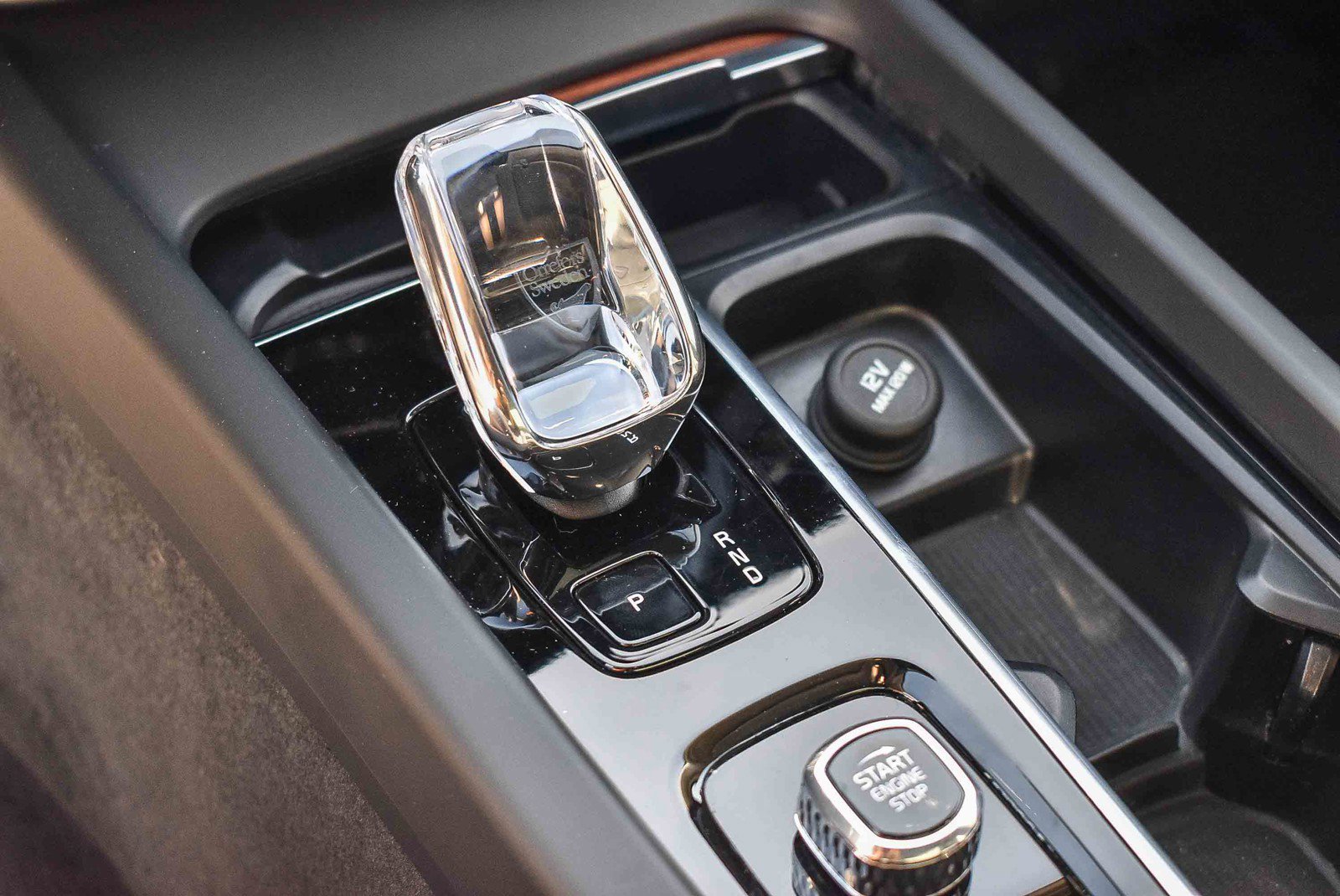 Used 2024 Volvo XC60 B5 Ultimate w/ Protection Package Premier image 19