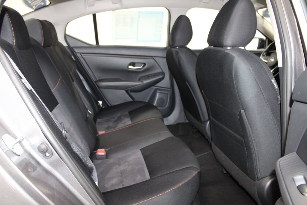 Used 2025 Nissan Sentra SR FWD image 27