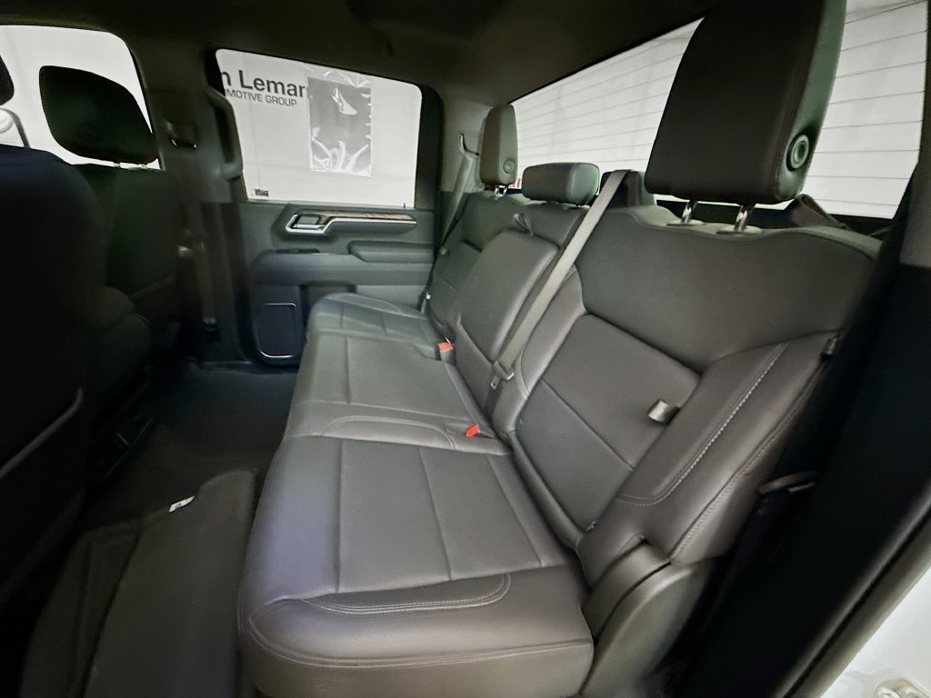 Used 2025 GMC Sierra 2500 SLT AWD/4WD image 26