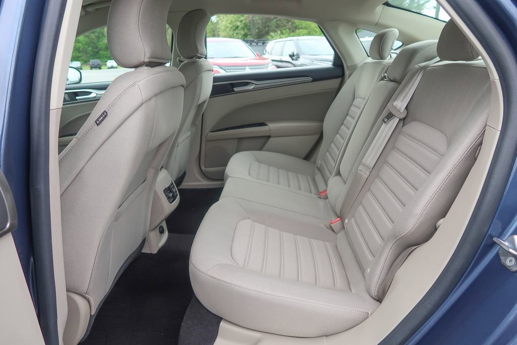 Used 2019 Ford Fusion SE FWD image 20