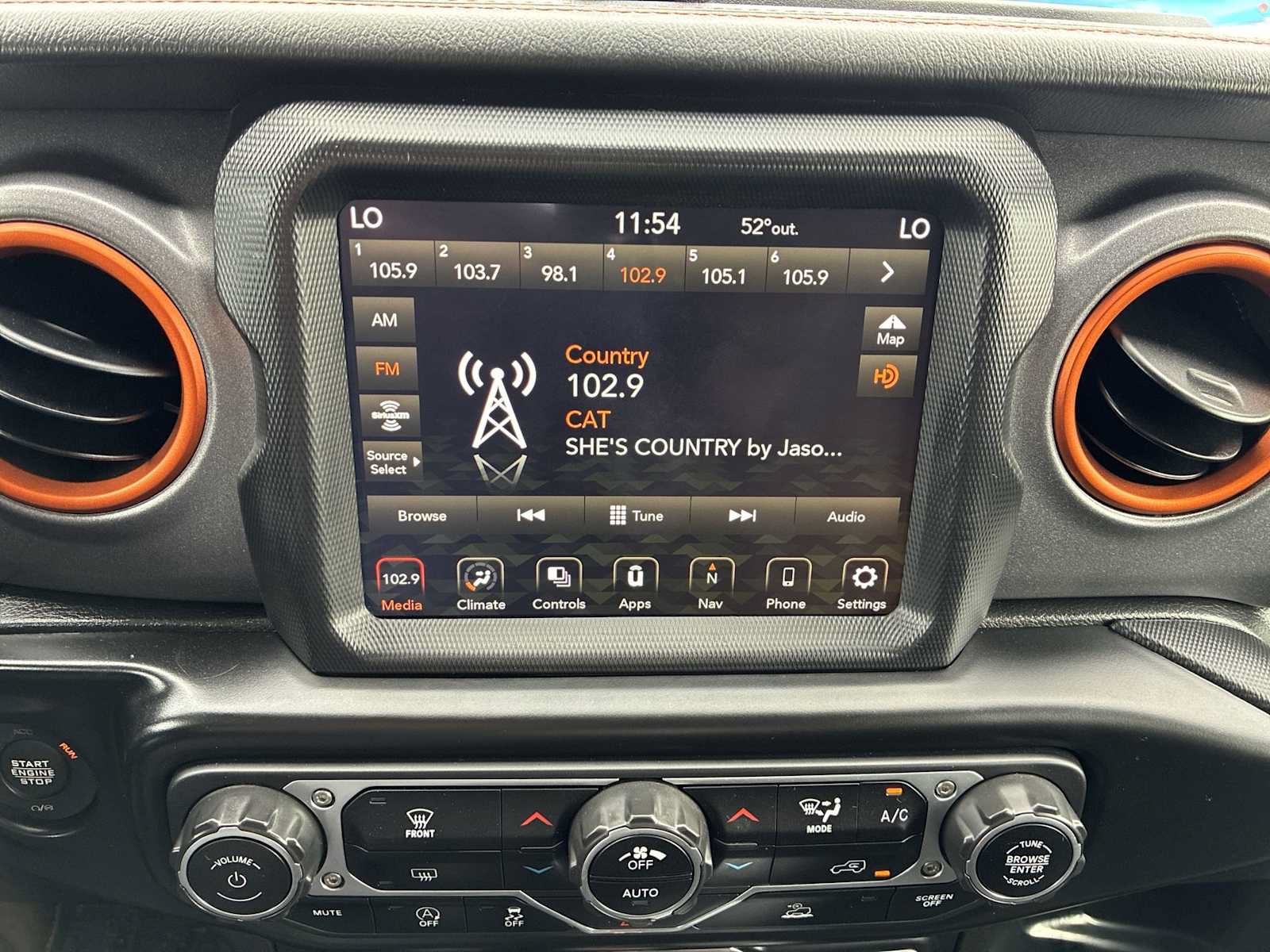 Used 2021 Jeep Gladiator Mojave w/ Uconnect 4C Nav & Sound Group AWD/4WD image 12