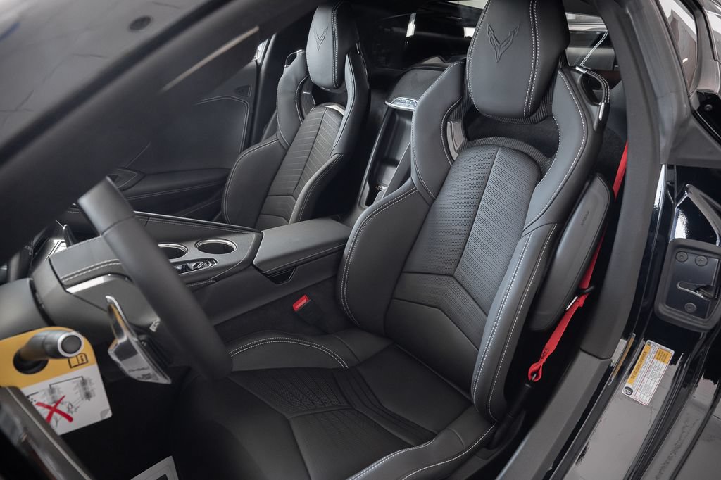 New 2027 Chevrolet Corvette Grand Sport w/ Z52 Sport Performance Package RWD image 21