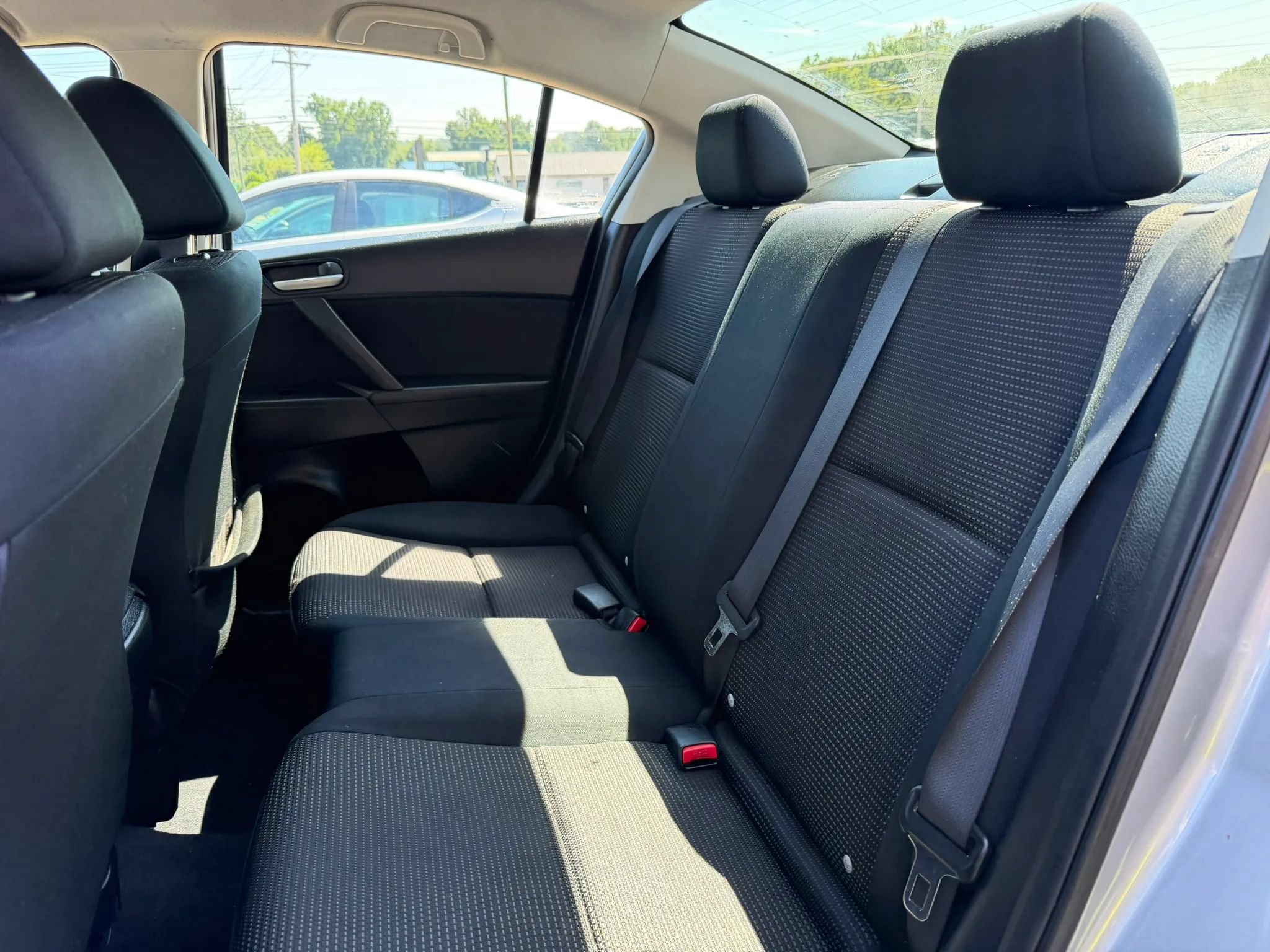 Used 2012 MAZDA MAZDA3 i Sport FWD image 11