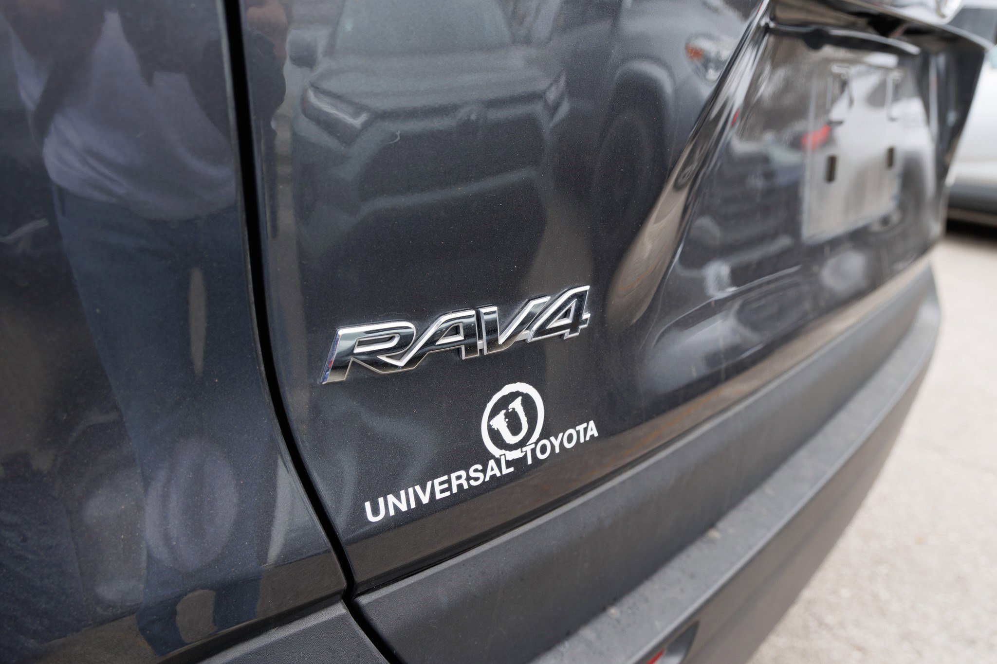 Used 2020 Toyota RAV4 LE image 11