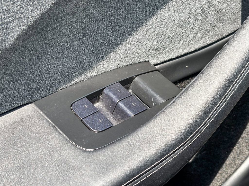 Used 2024 Tesla Model 3 Standard Range RWD image 39