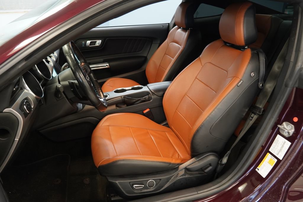 Used 2018 Ford Mustang Premium image 3