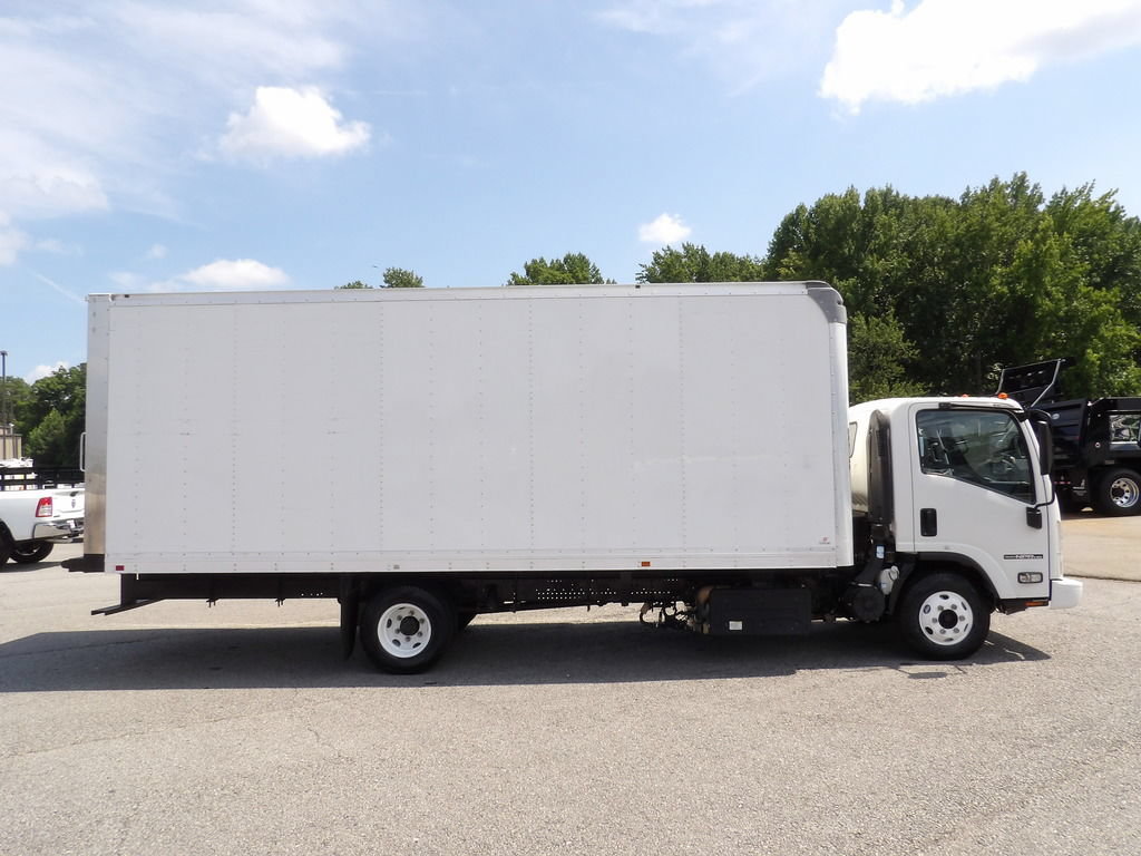 Used 2021 Isuzu NPR RWD image 9