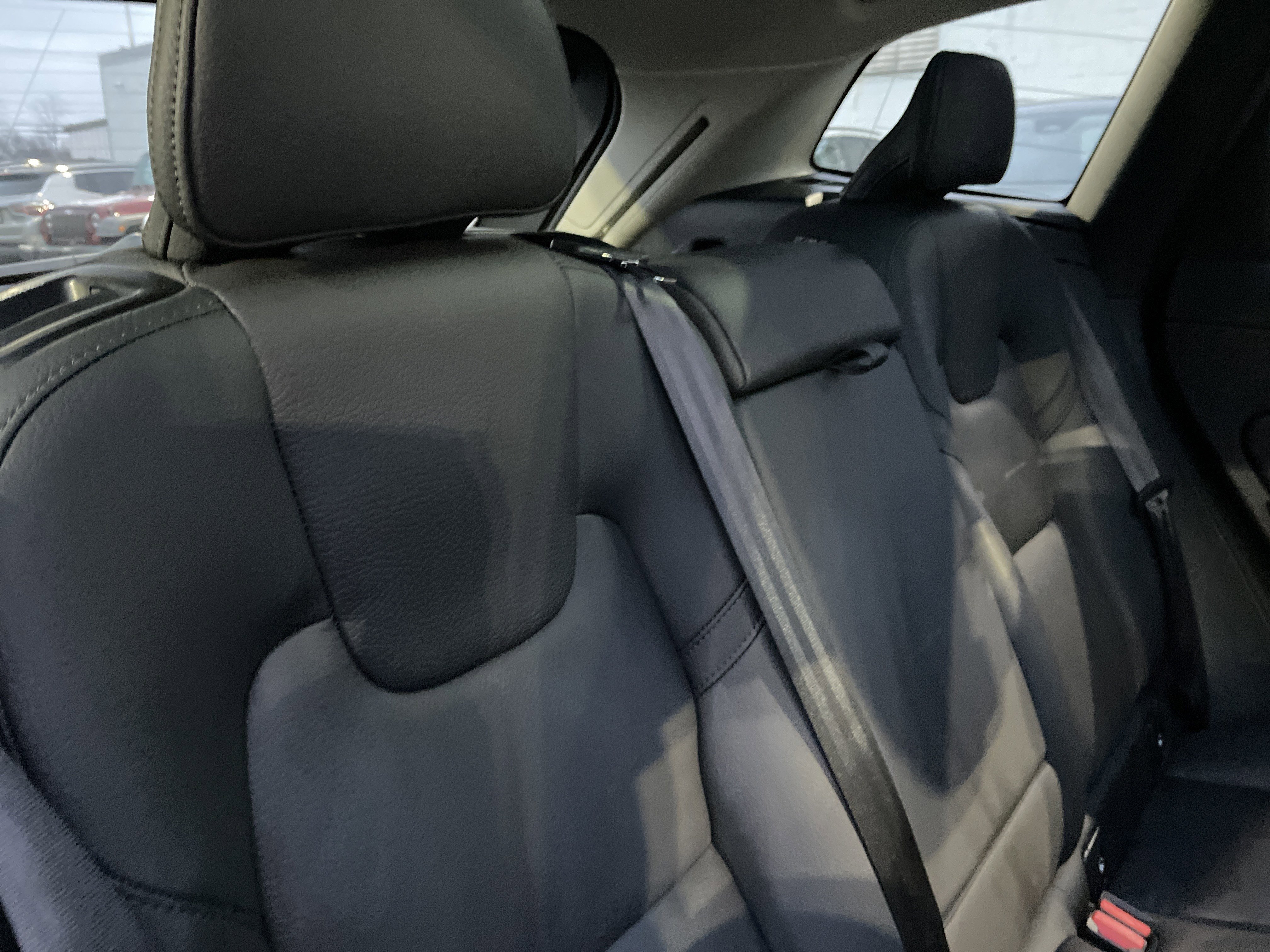 Used 2025 Volvo XC60 B5 Plus image 22