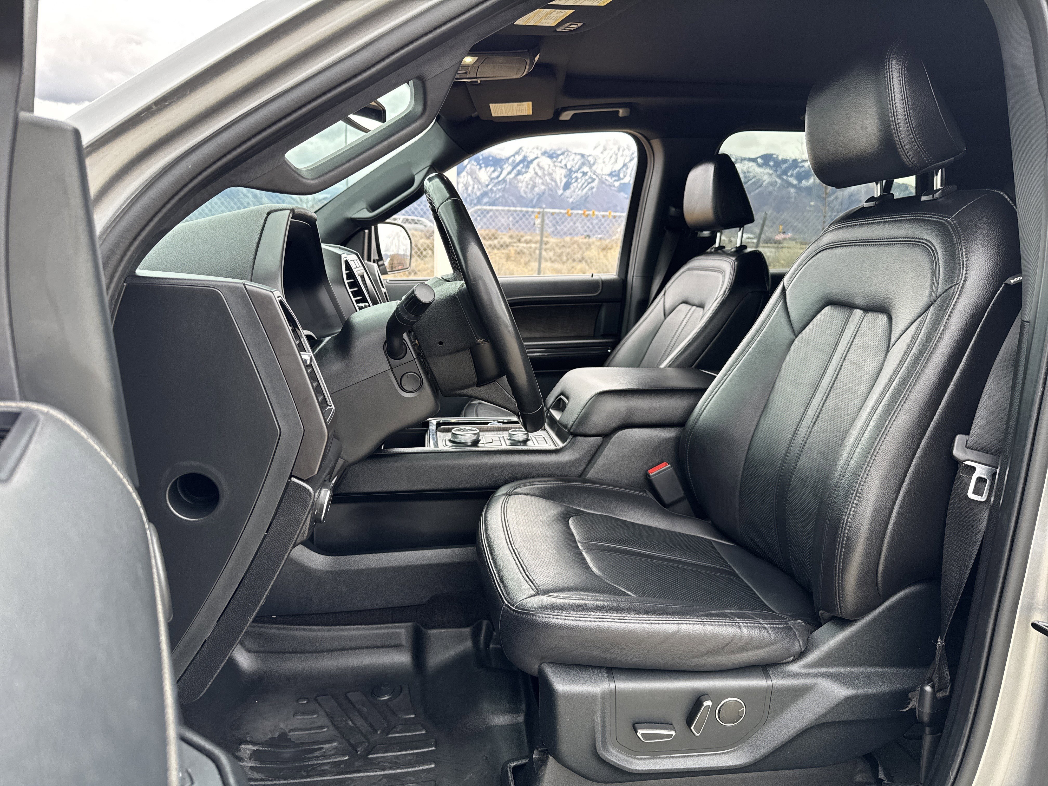 Used 2021 Ford Expedition Max Limited image 18